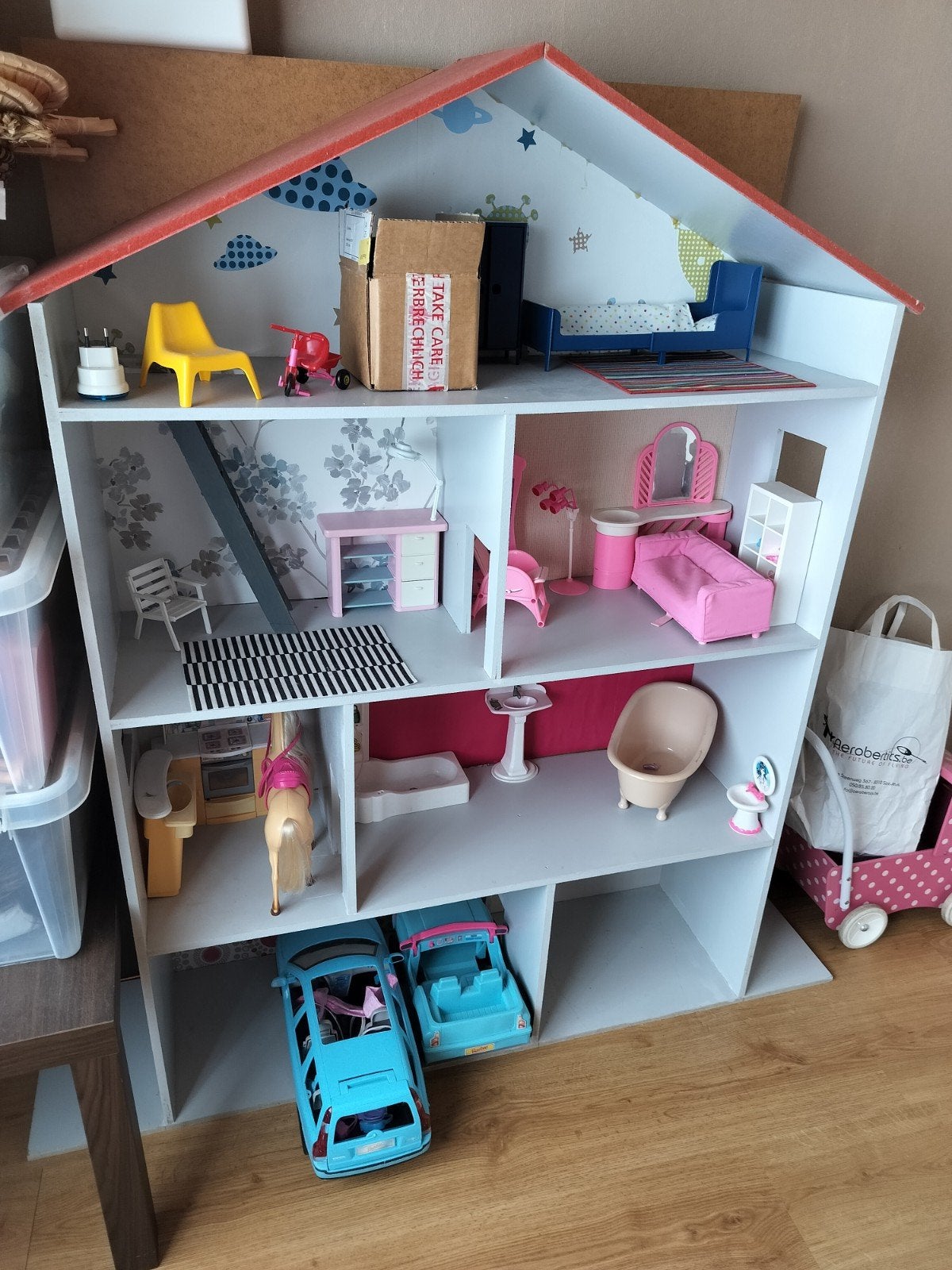 Stevig zelfgemaakt poppenhuis, Ophalen, Poppenhuis