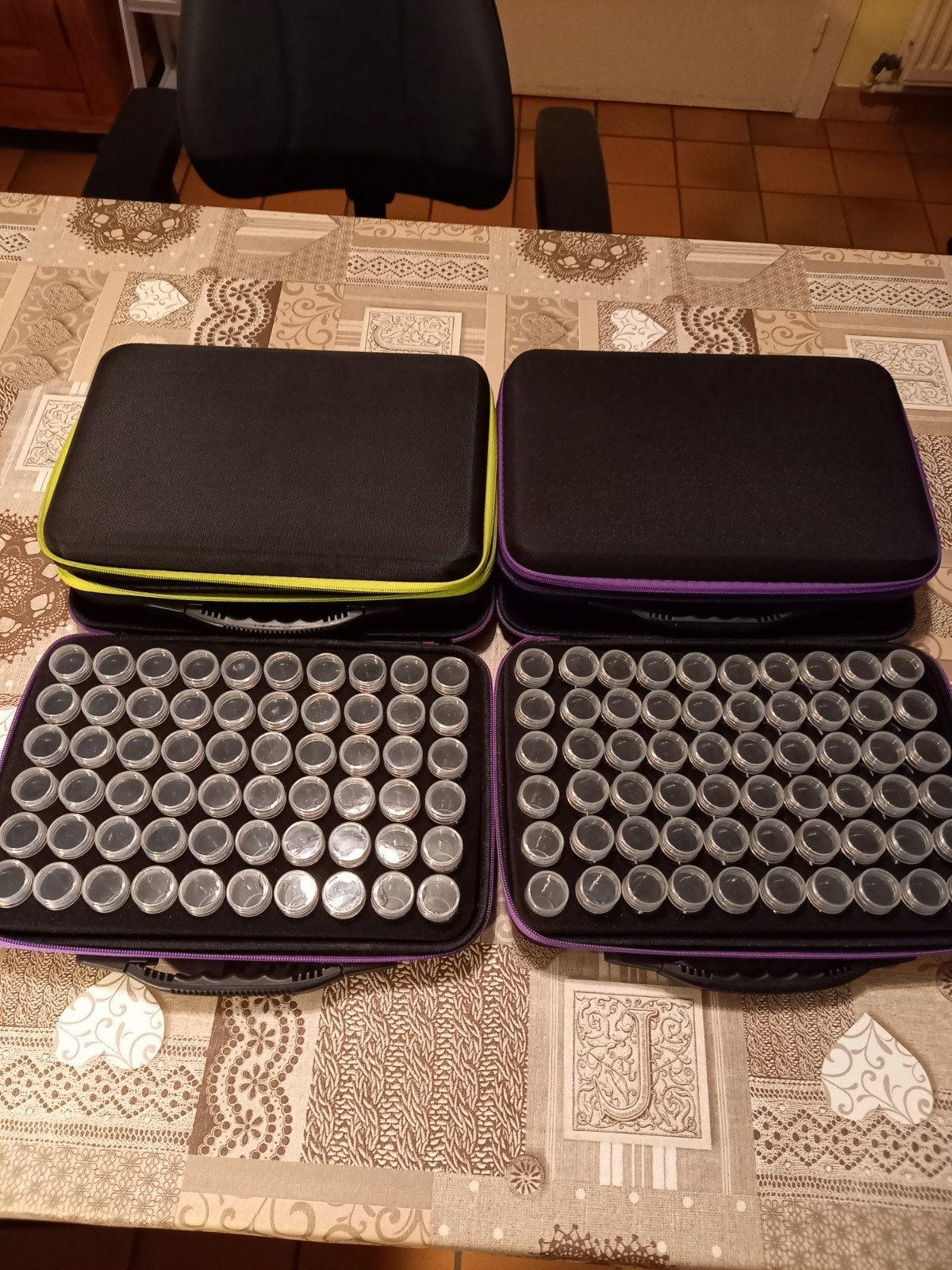 koffer 60 potjes, Ophalen