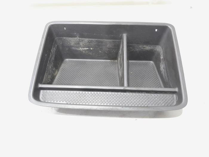 Opbergvak van een Volkswagen Caddy, Auto-onderdelen, Interieur en Bekleding, Gebruikt, -, Volkswagen, -