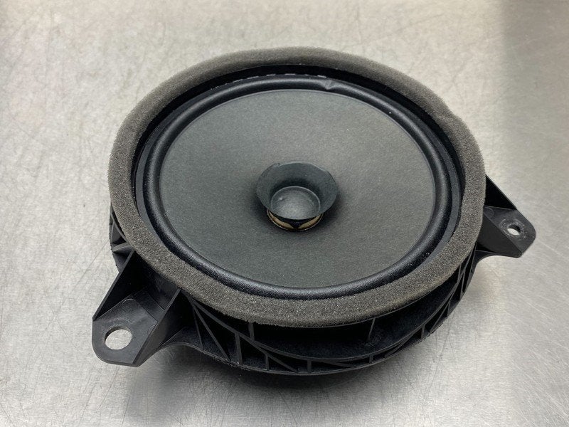 HAUT PARLEUR / ENCEINTE Toyota Yaris IV (P21 / PA1 / PH1), Utilisé, Toyota