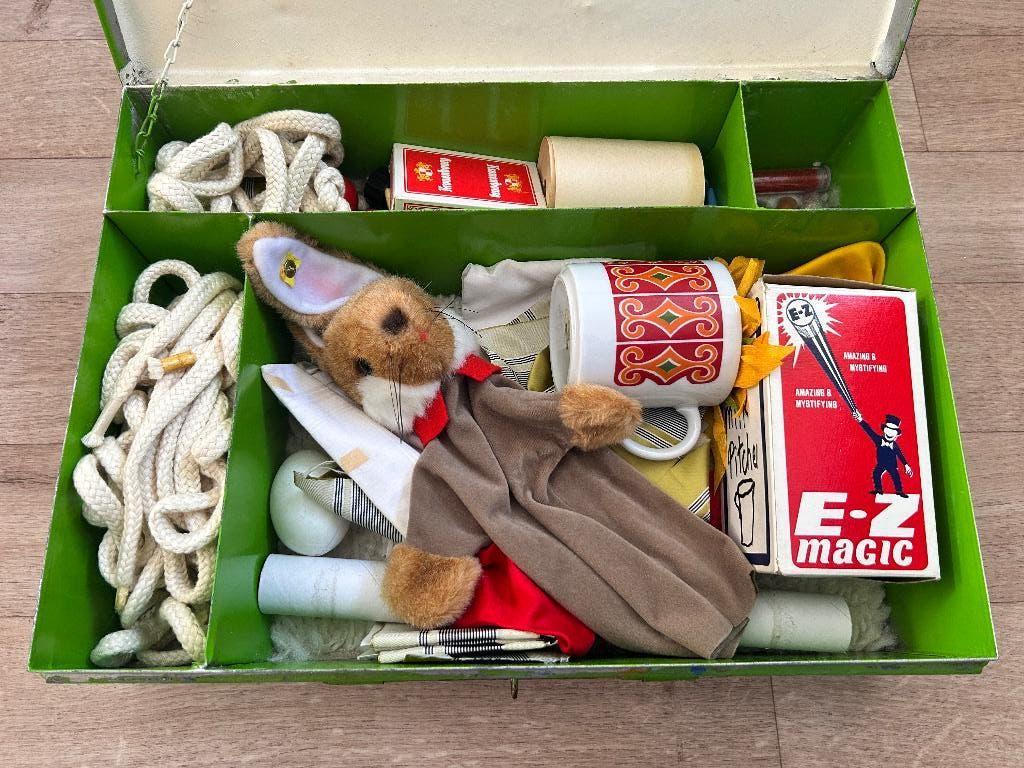 Valise de magie pour enfants, Enfants & Bébés, Enlèvement, Utilisé, Garçon ou Fille