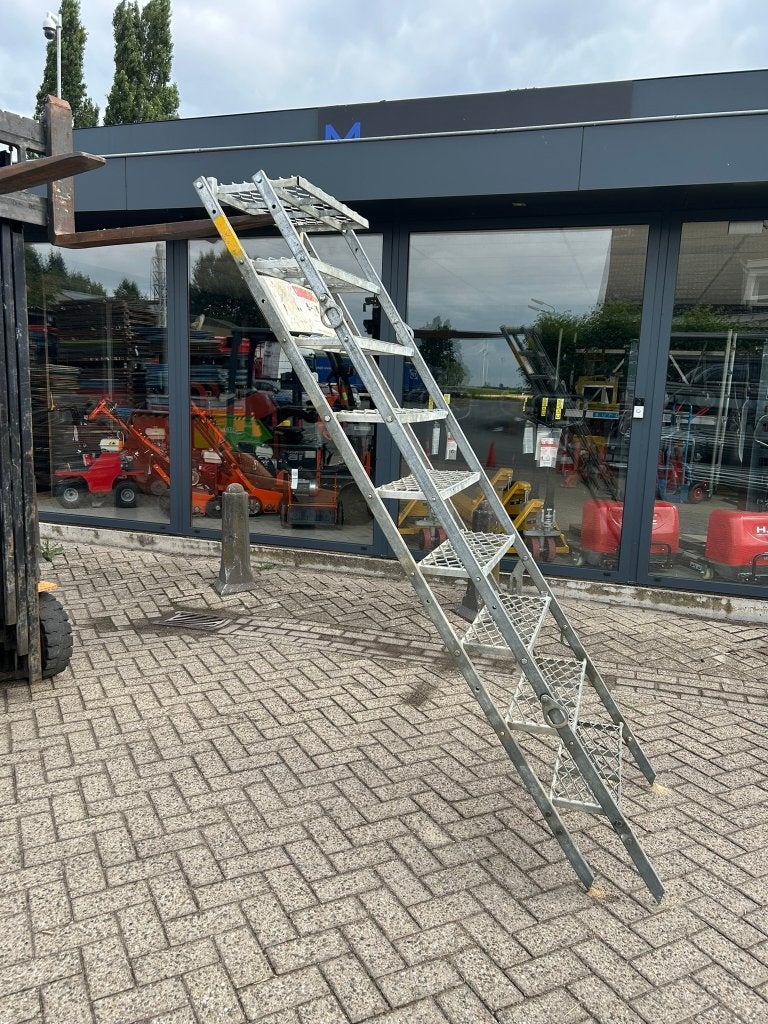 Combisafe bouwtrap/taludtrap 9-treeds 205CM gebruikt, Doe-het-zelf en Bouw, Plinten en Afwerking, Ophalen, Overige materialen