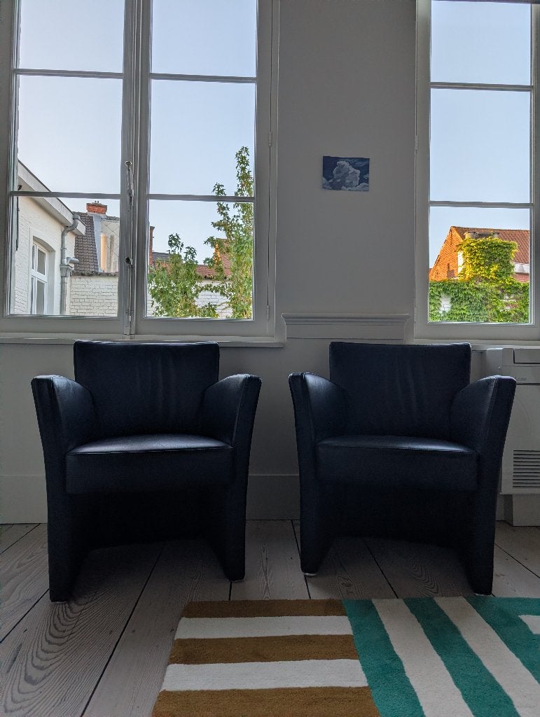 Kuipzetels in zwart kunstleer in goede staat (2 stuks), Ophalen, Minder dan 50 cm, Gebruikt, Minder dan 75 cm