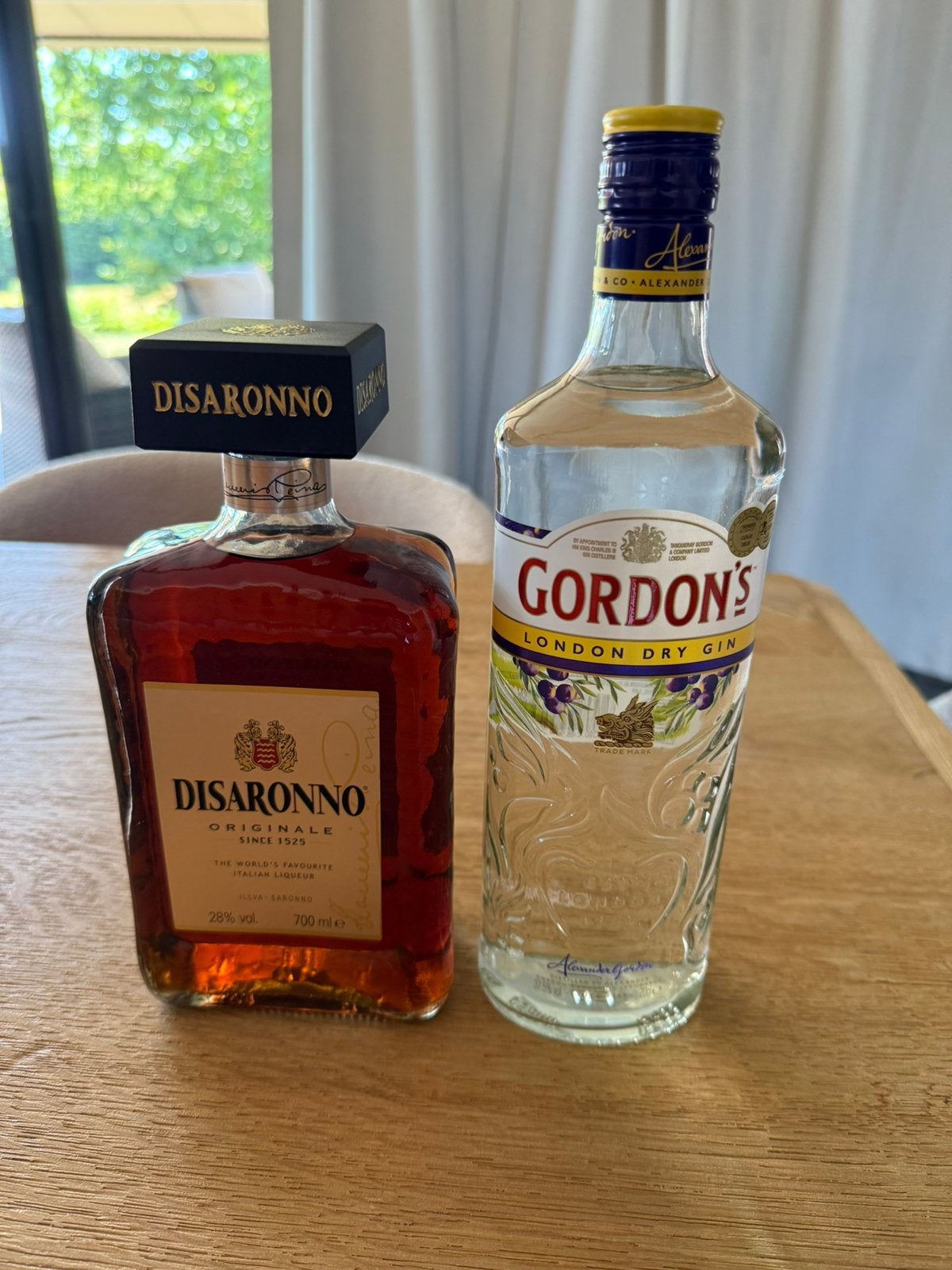 Amaretto Disaronno et Gin Gordon 70cl, Verzamelen, Ophalen, Zo goed als nieuw