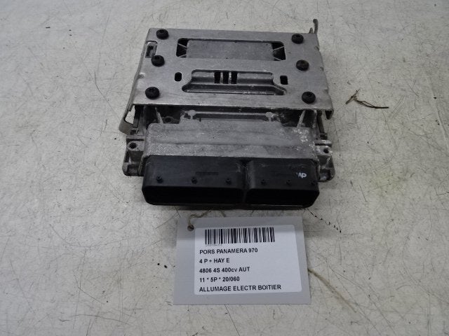 MODULE D ALLUMAGE Porsche Panamera (970) (97061860103), Porsche Deutschland GmbH, Porscheplatz 1
70435  Stuttgart, DE, Porsche