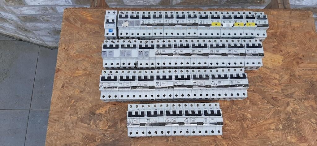 zekeringen, automaten, zekering,16A 20A 25A 40A 63A diff, Ophalen of Verzenden