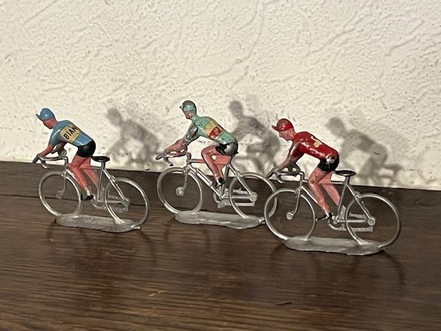 3 vintage alu-minium speelgoed wielrenners, Ophalen
