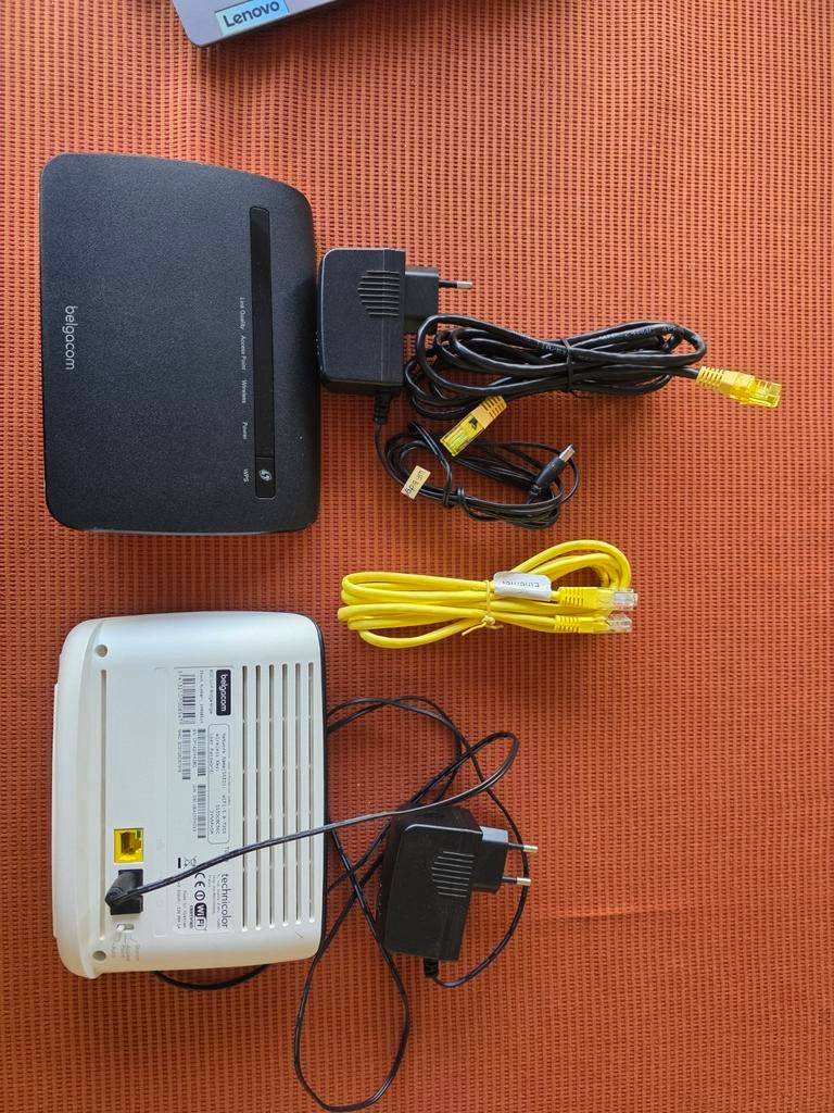 Lot de 2 Wifi Bridge Proximus 5€ les 2., Computers en Software, Ophalen