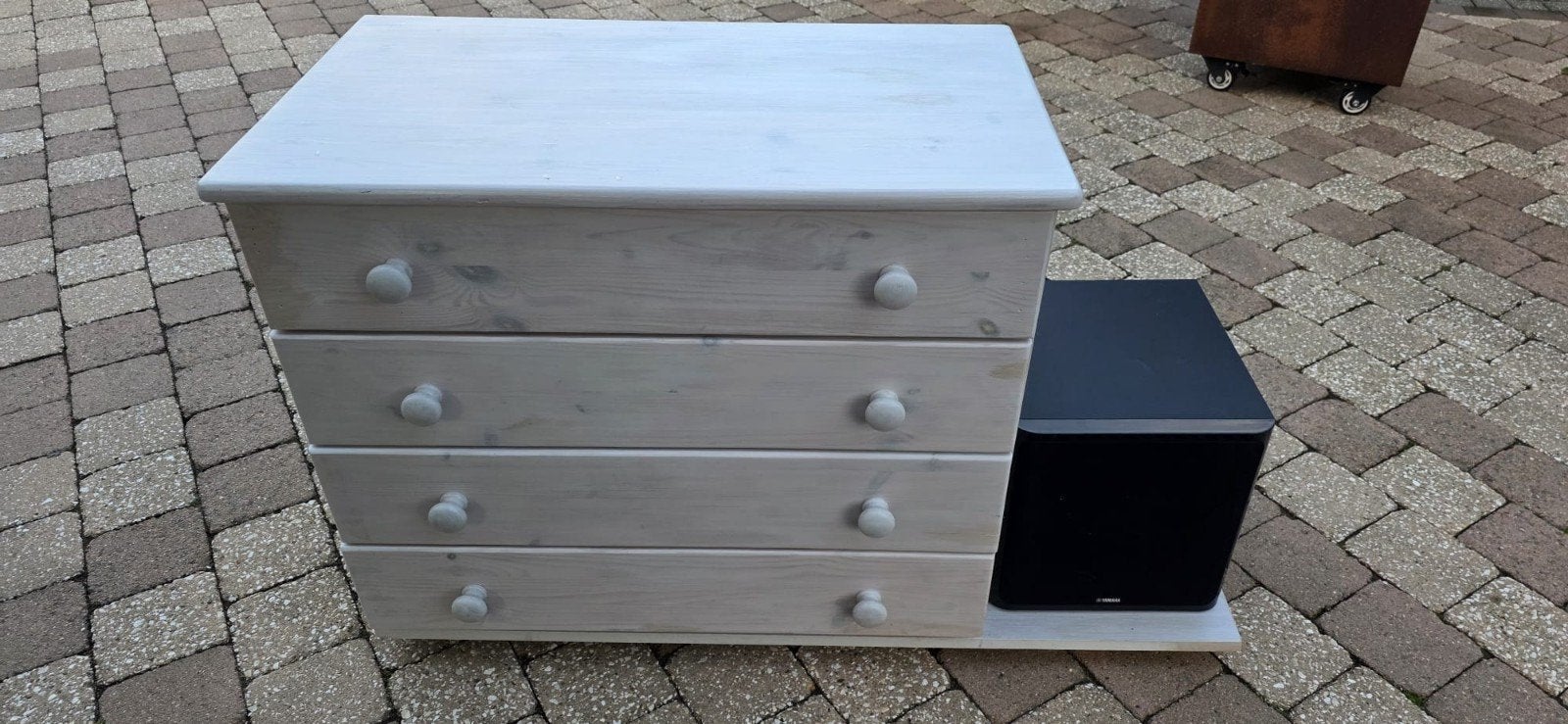 Commode en pin patinée blanche - 4 tiroirs, Maison & Meubles, Enlèvement, Utilisé