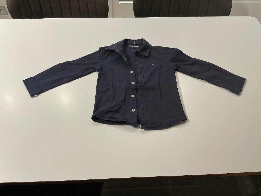 2 hemden met lange mouwen Tommy Hilfiger maat 104, Gebruikt, Overhemd of Blouse, Ophalen of Verzenden, Tommy Hilfiger