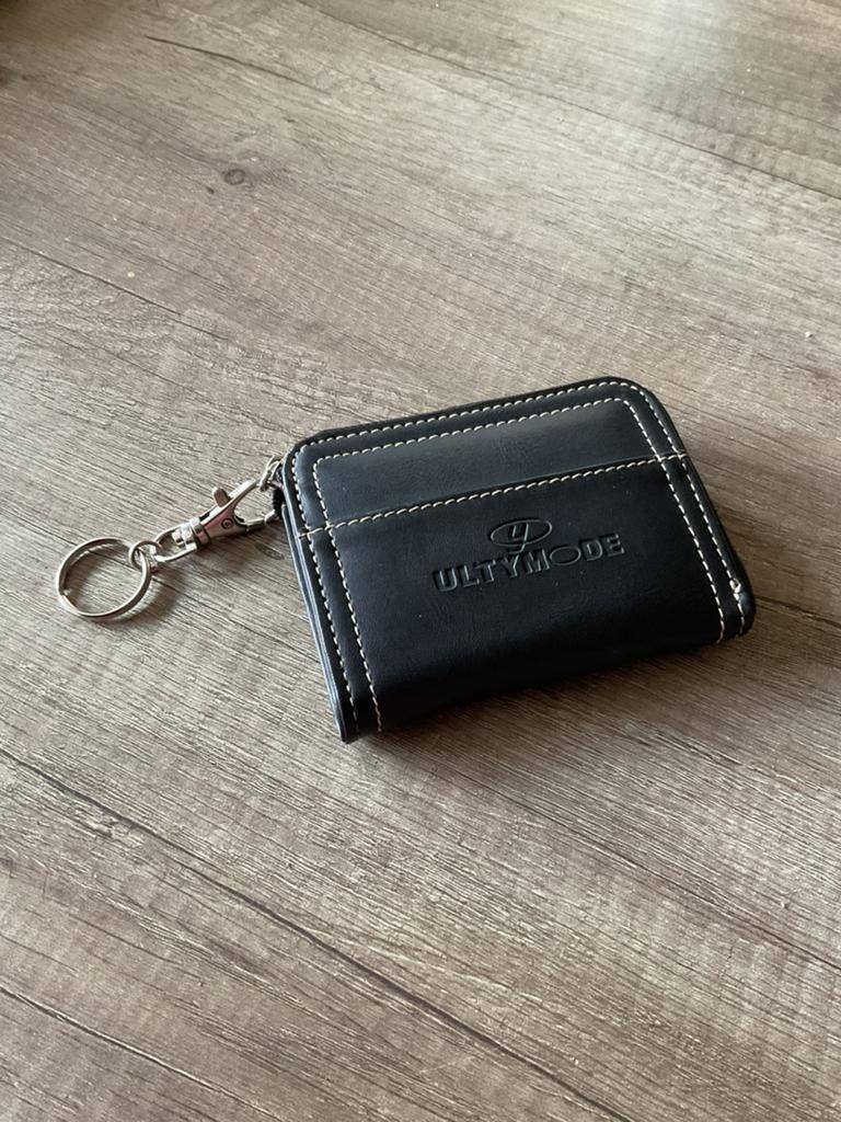 Kleine zwarte portemonee met riembevestiging, Handtassen en Accessoires, Portemonnees, Ophalen of Verzenden, Gebruikt, Zwart