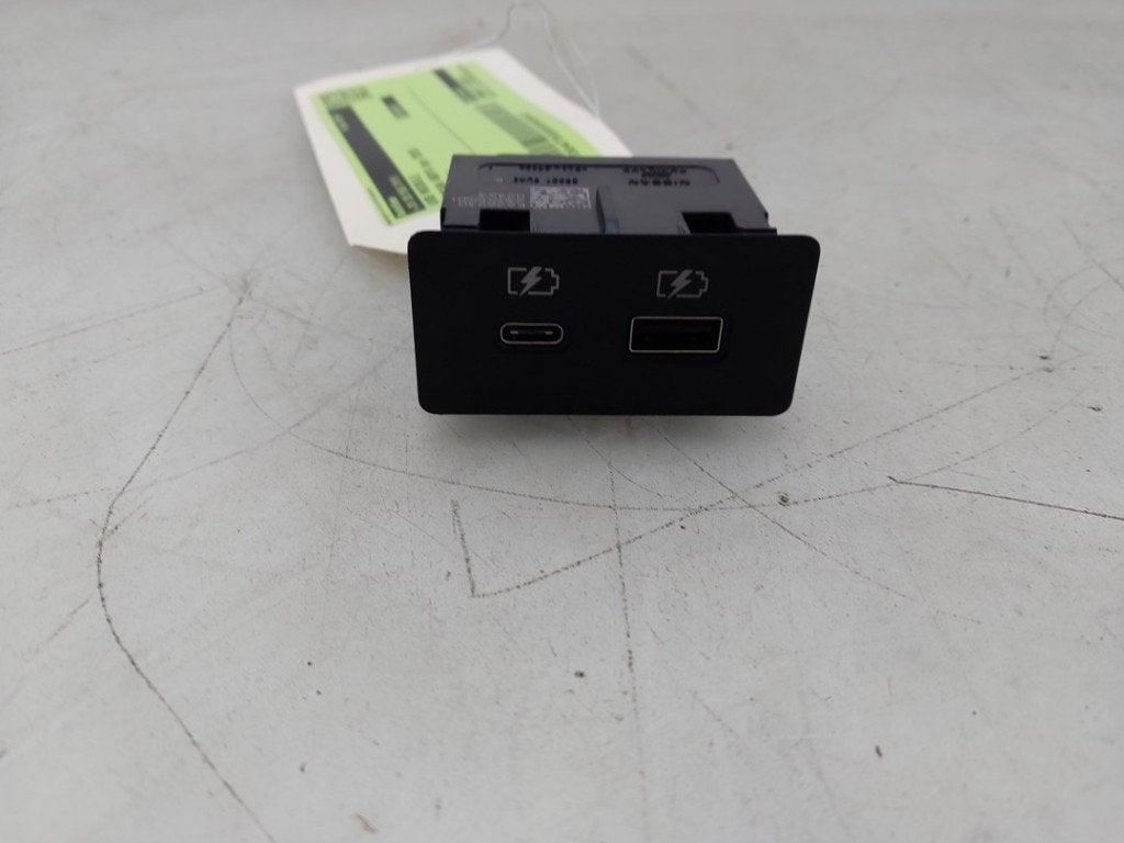 DIVERS USB module Nissan Ariya (FE0) (|253316UA0|), Autos : Pièces & Accessoires, Autres pièces automobiles, Valeo, Utilisé, 100, rue de Courcelles
75017  Paris, FR