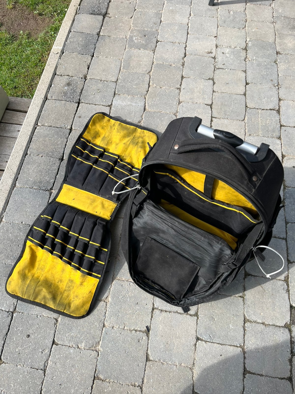 Sac a dos sur roulettes pour outillage, Enlèvement, Utilisé