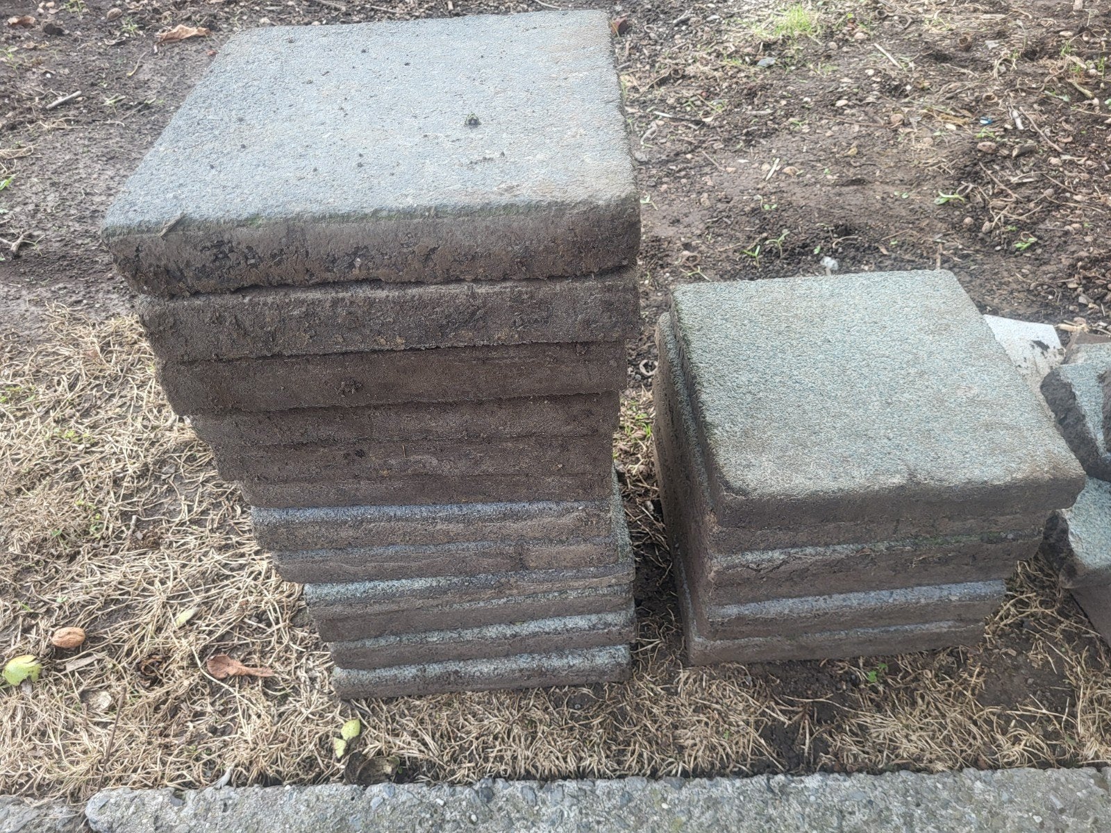 Betondallen 30cm x 30cm (90 a 100 stuks) 9m²

Afhalen in De, Jardin & Terrasse, Pavé & Dalles, Enlèvement