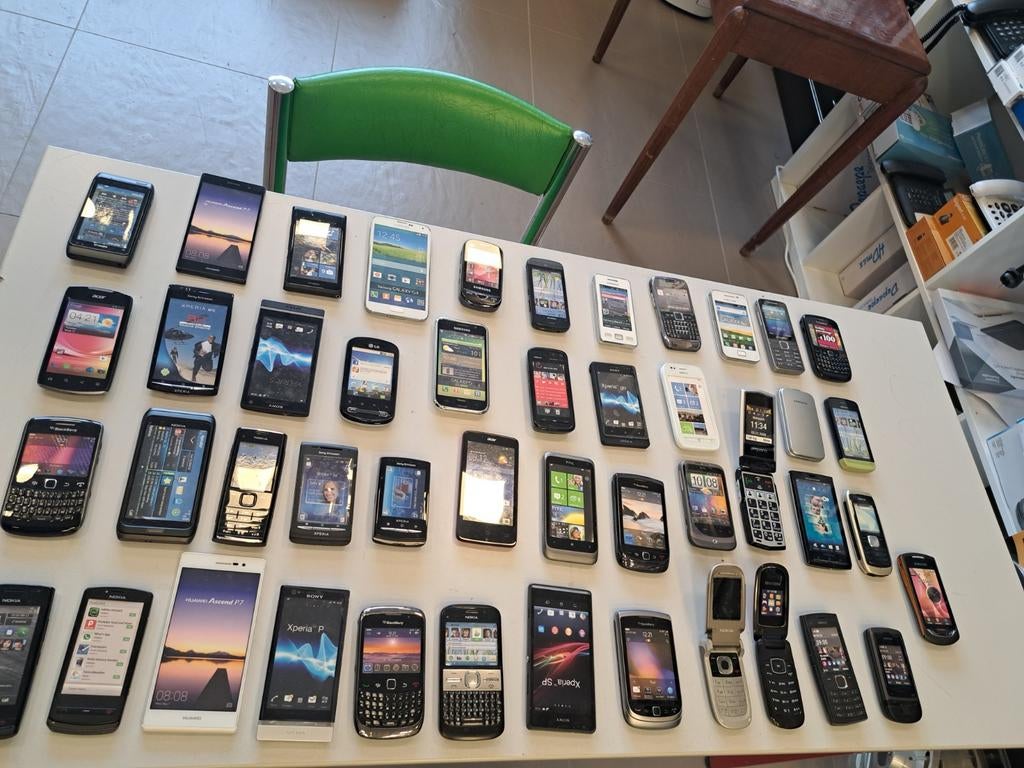 VALSE MOBIELE TELEFOONS. VEEL, Verzamelen, Ophalen
