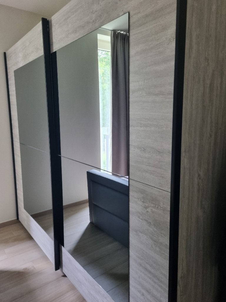 Kleerkast en commode WEBA, Ophalen, Zo goed als nieuw, Met plank(en), 200 cm of meer