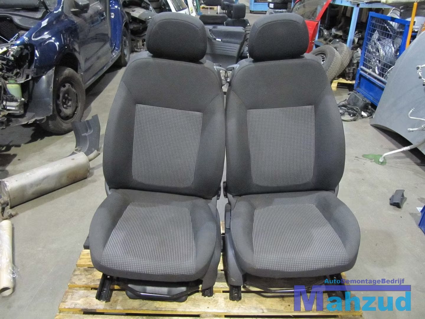 OPEL CORSA D compleet 3 deurs interieur stof zwart, Auto-onderdelen, Gebruikt, Opel Automobile GmbH, Kontakt@opel-infoservice.de
