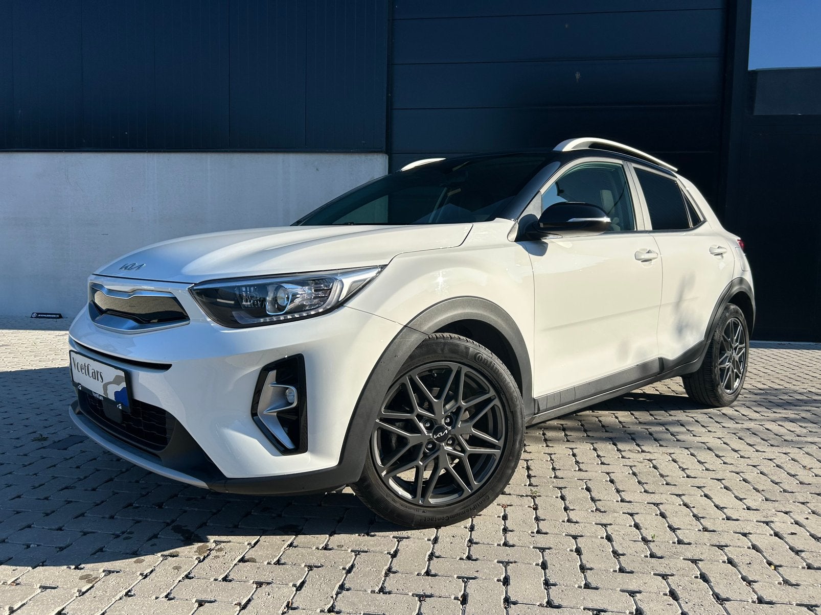Kia Stonic 1.0 ISG AUTOMAAT / 2023 / Camera - GPS, Auto's, Dealer onderhouden, Stof, Wit, Bedrijf