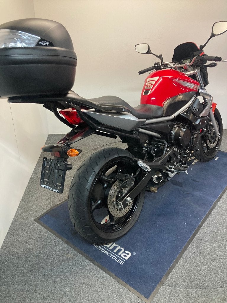 Yamaha XJ 6 MY'12 ref. LS 3356, Occasion, 4 cilinders, Motorrijbewijs A, Bedrijf