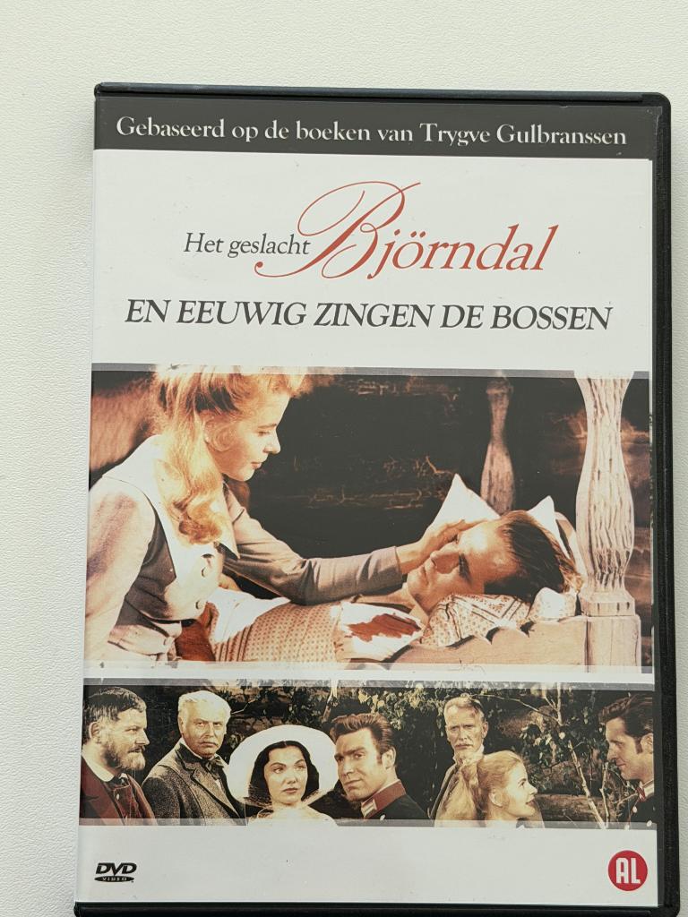 Het Geslacht Björndal - En Eeuwig Zingen De Bossen (DVD), CD & DVD, DVD | Drame, Enlèvement ou Envoi, Tous les âges, Coffret, Utilisé