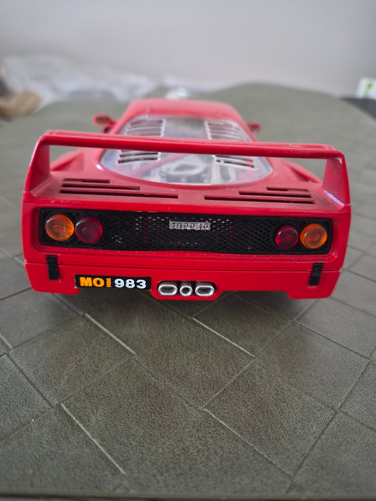 Ferrari F40 1/18, Enlèvement ou Envoi, Comme neuf, Voiture, Burago