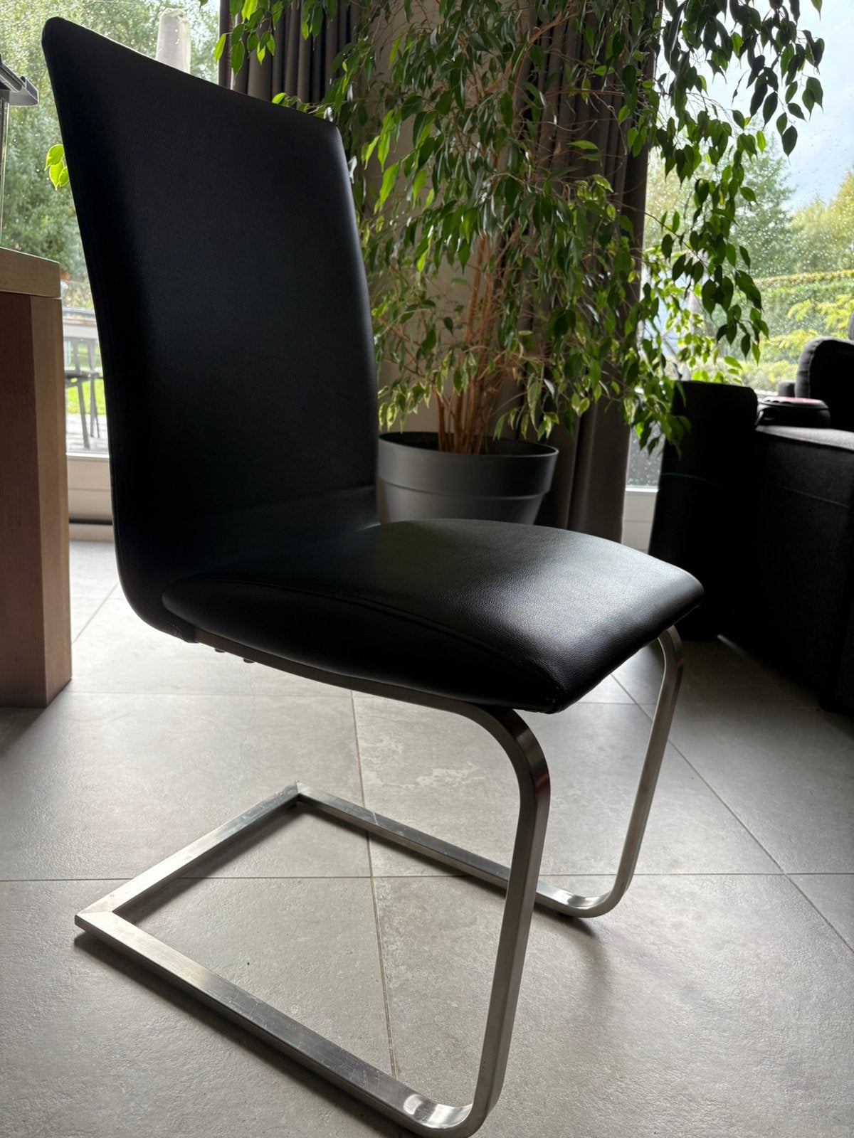 Zes zwarte stoelen te koop, Huis en Inrichting, Ophalen, Gebruikt, Zwart, Leer