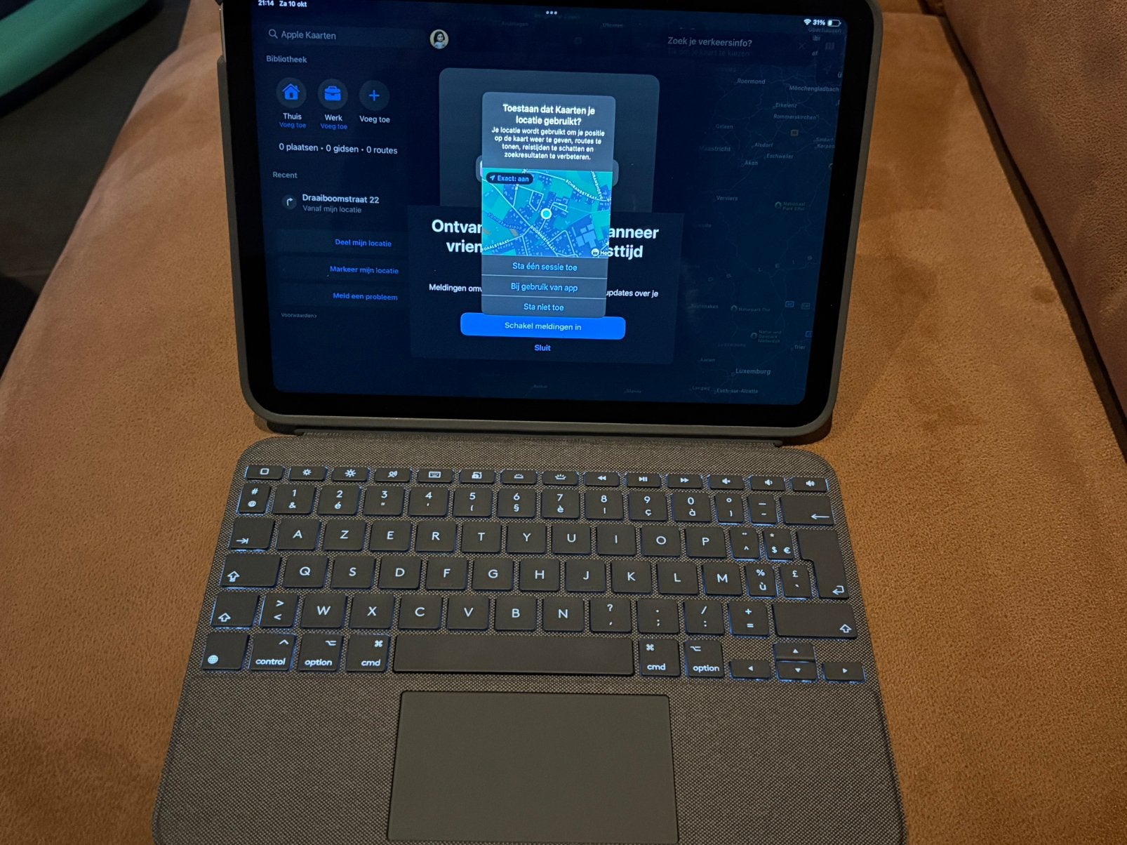 Ipad 10 gen wifi 256 gb incl logitech combotouch keyboard, 10 inch, Apple iPad, Ophalen of Verzenden, Zo goed als nieuw