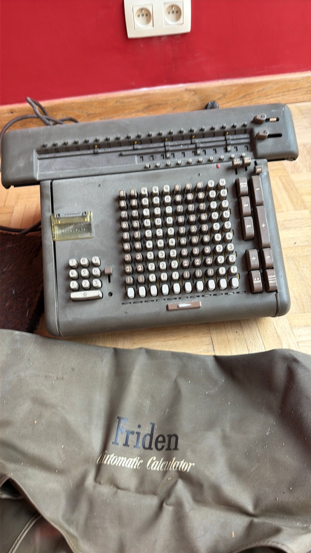 Friden auto automatische mechanische rekenmachine, Ophalen