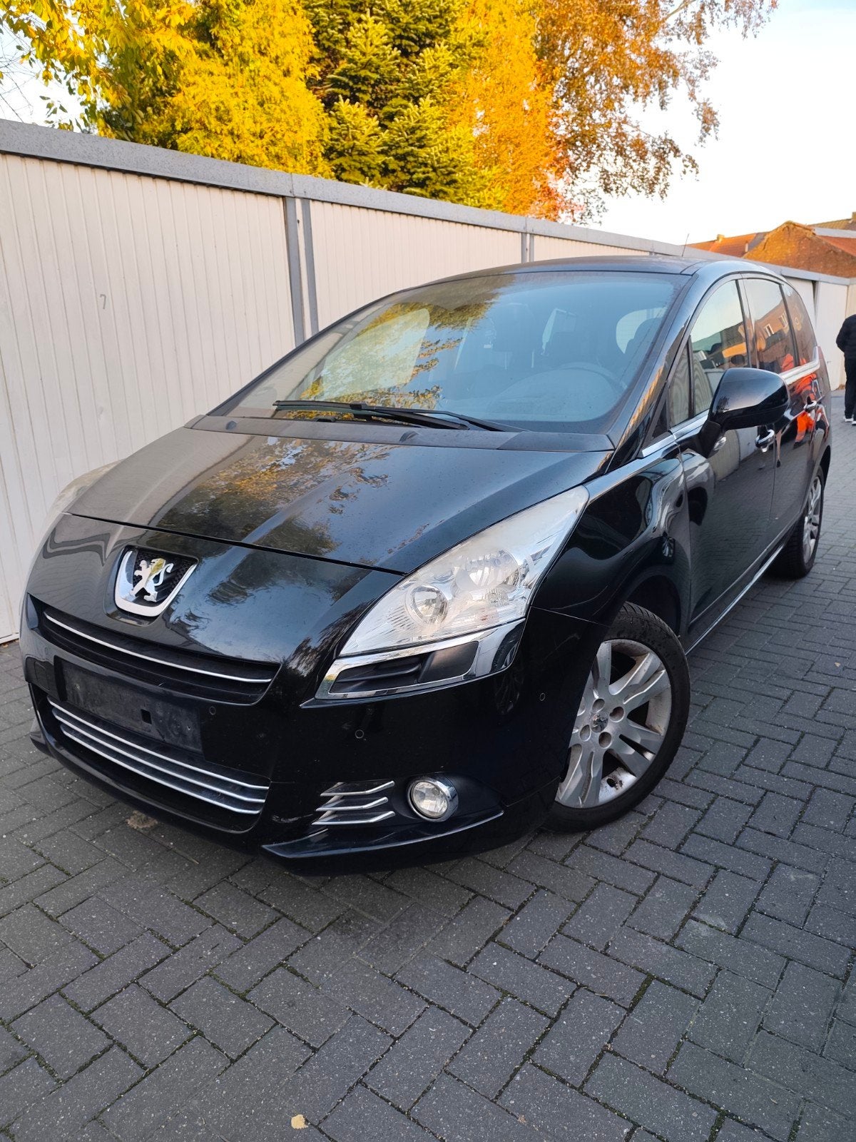 Peugeot 5008 (2010) Benzine - Handgeschakeld - Open dak - Le, Auto's, Euro 5, Zwart, Lederen bekleding, Leder