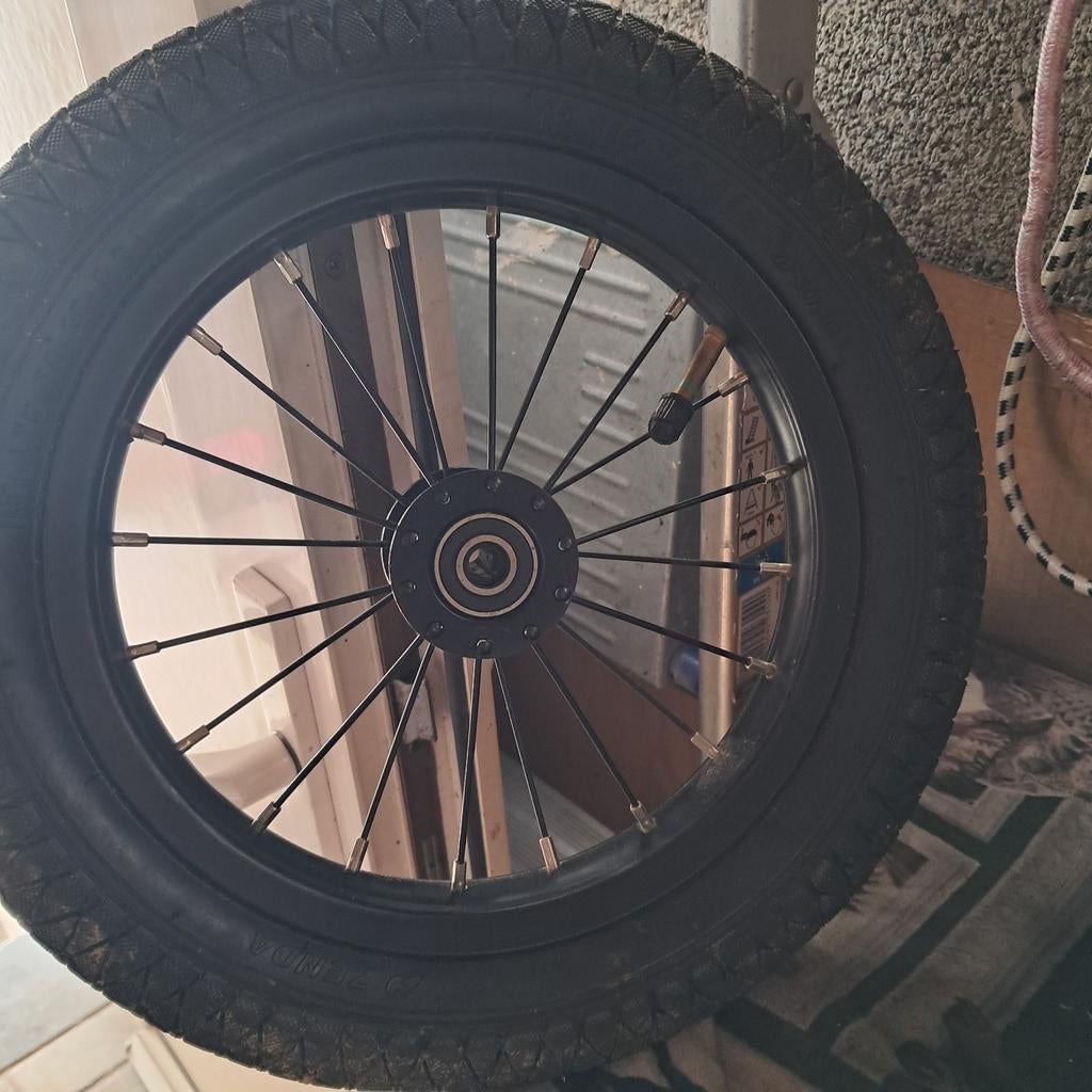 Petit vélo, Tuin en Terras, Ophalen