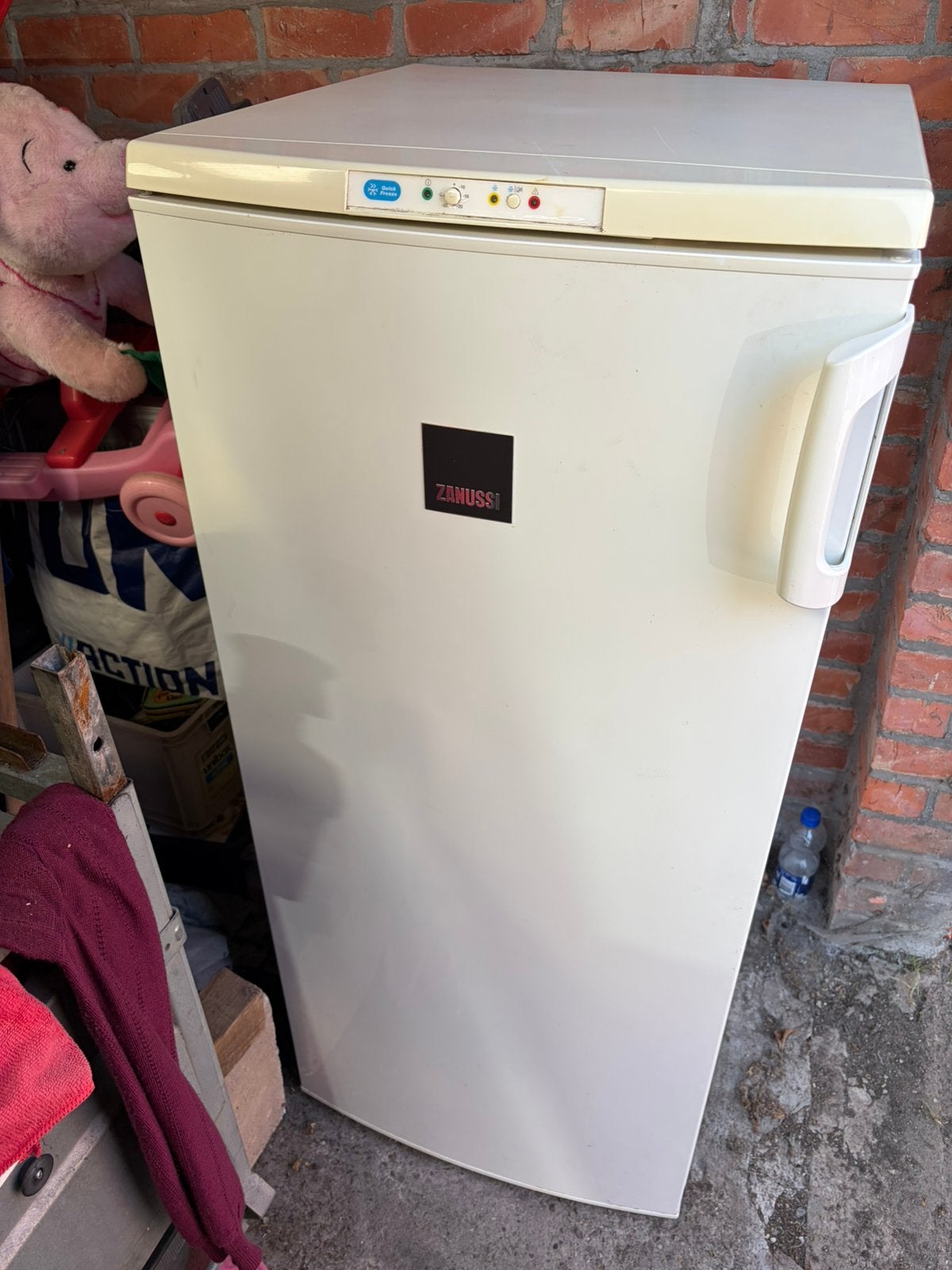Diepvries zanussi goeie staat moet snel weg, Electroménager, Congélateurs, Enlèvement, Comme neuf, Autoportant, 60 à 90 cm
