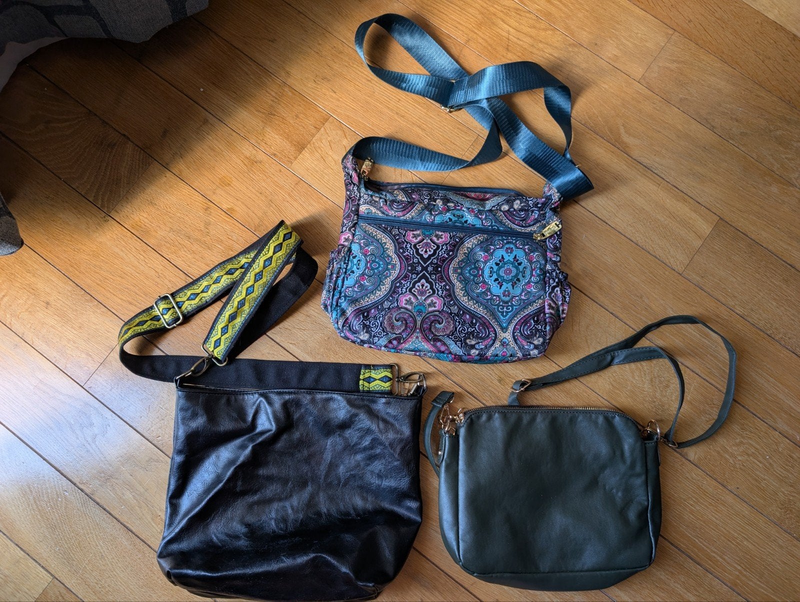 sac bandoulière différénts types, Bijoux, Sacs & Beauté, Enlèvement