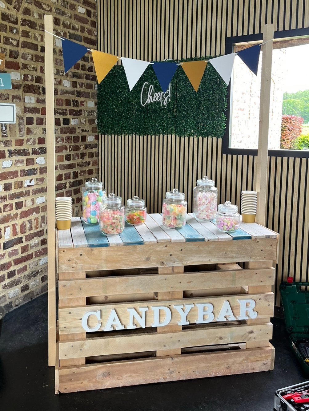 Candybar met glazen snoeppotten, Ophalen, Zo goed als nieuw