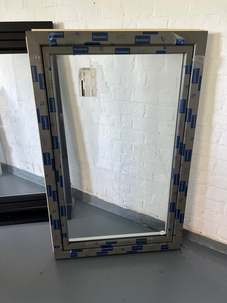 PVC raam merk Deceuninck, dubbel glas, Doe-het-zelf en Bouw, Ophalen, Kunststof, Raamkozijn, Nieuw