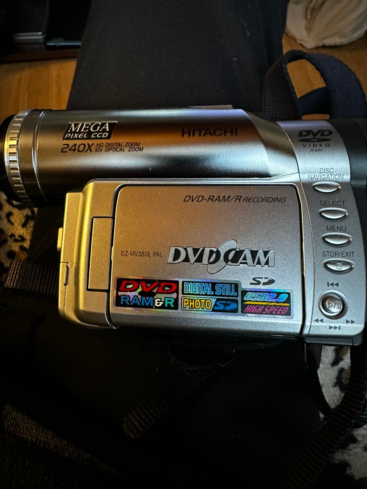 Hitachi- DZ MV 380 E Pal mini dvd avec sac Dvd Video, Collections, Enlèvement, 1960 à 1980, Caméra