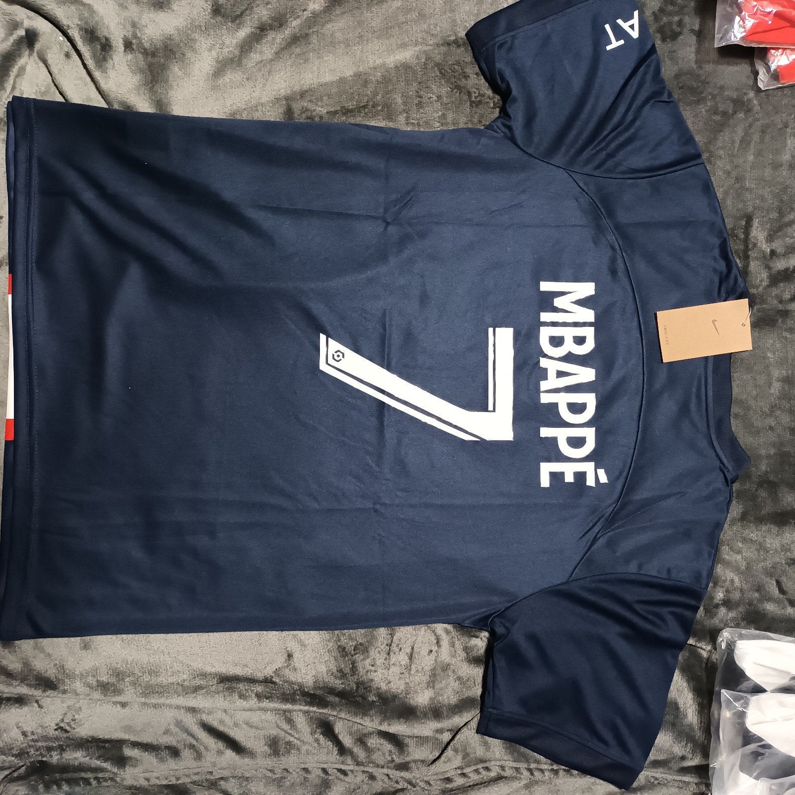 maillot de foot PSG neuf, Vêtements | Hommes, T-shirts, Neuf, Nike, Bleu, Taille 48/50 (M)
