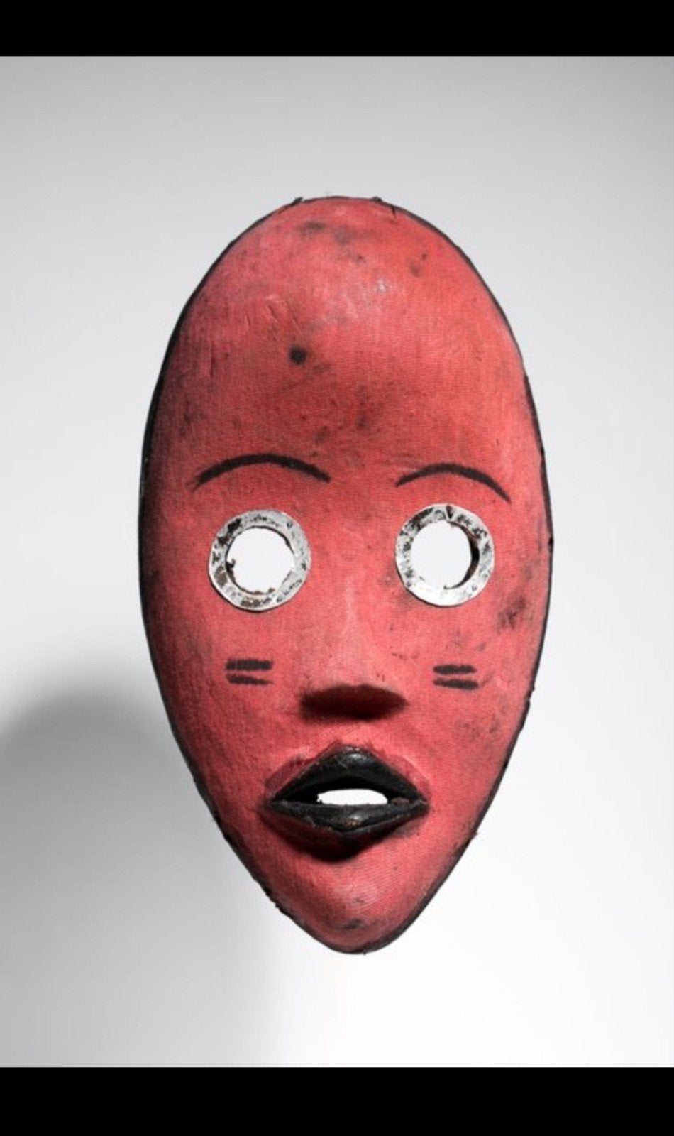 Masque décoratif de style Dan 26 cm - rouge avec yeux en alu, Antiquités & Art, Rouge, Fait main, Afrique, Enlèvement ou Envoi
