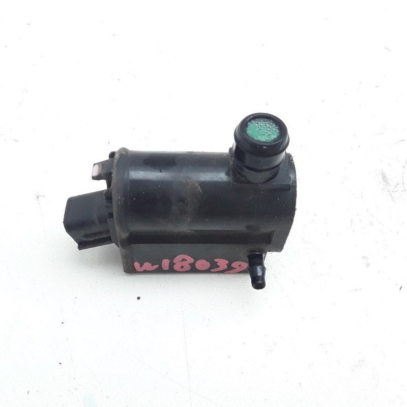 RUITENSPROEIERPOMP VOOR Hyundai i30 (GDHB5) (|985102J000|), Info@denso.nl, Hyundai, Hogeweyselaan 165
1382 JL  Weesp, NL, DENSO EUROPE B.V.