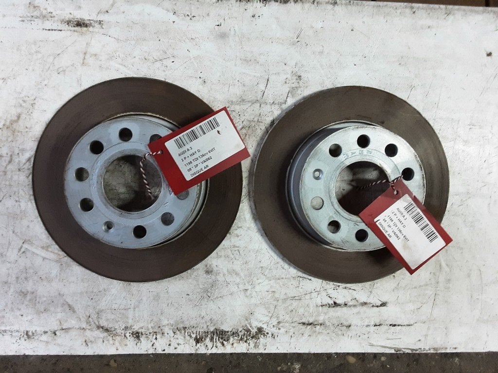 REMSCHIJF ACHTER Audi A3 (8P1) (01-2003/08-2012), Gebruikt, Mevr. I. Hauben, Audi, Rue de l'Espoir 34 34
4030  GRIVEGNÉE, BE