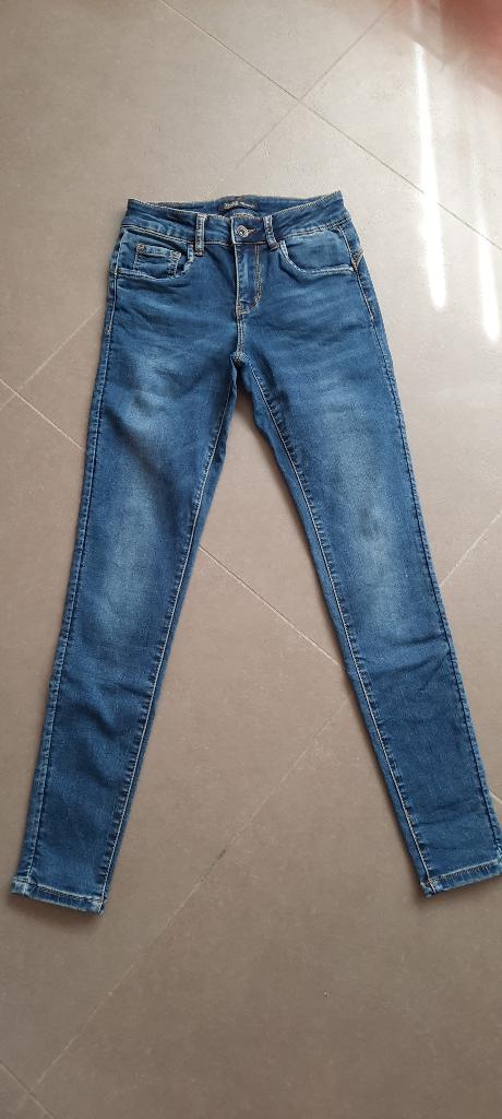 Mooie jeansbroek Toxik maat 34, Kleding | Dames, Broeken en Pantalons, Blauw, Toxik, Ophalen of Verzenden, Zo goed als nieuw