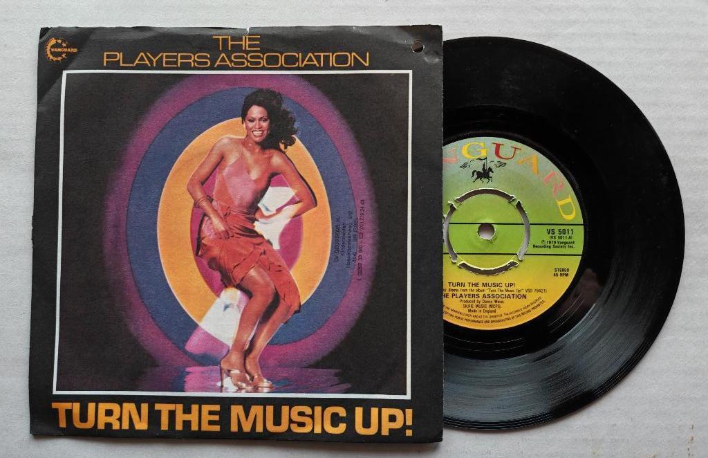 THE PLAYERS ASSOCIATION - Turn the music up! (45t), Enlèvement ou Envoi, Comme neuf