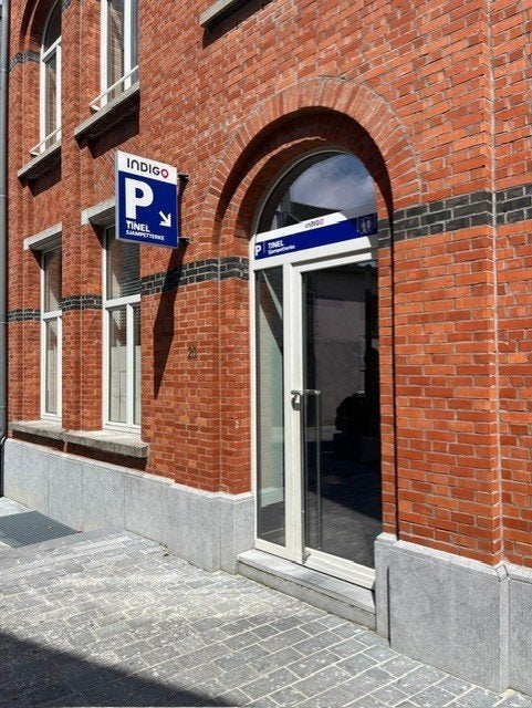 Overdekte staanplaats - Tinel Mechelen, Auto diversen, Autostaanplaatsen en Garages