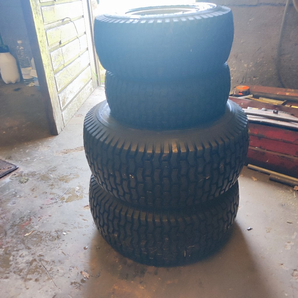 Pneus pour tracteur MTD, Enlèvement, Utilisé, Autre, Moins de 90 cm