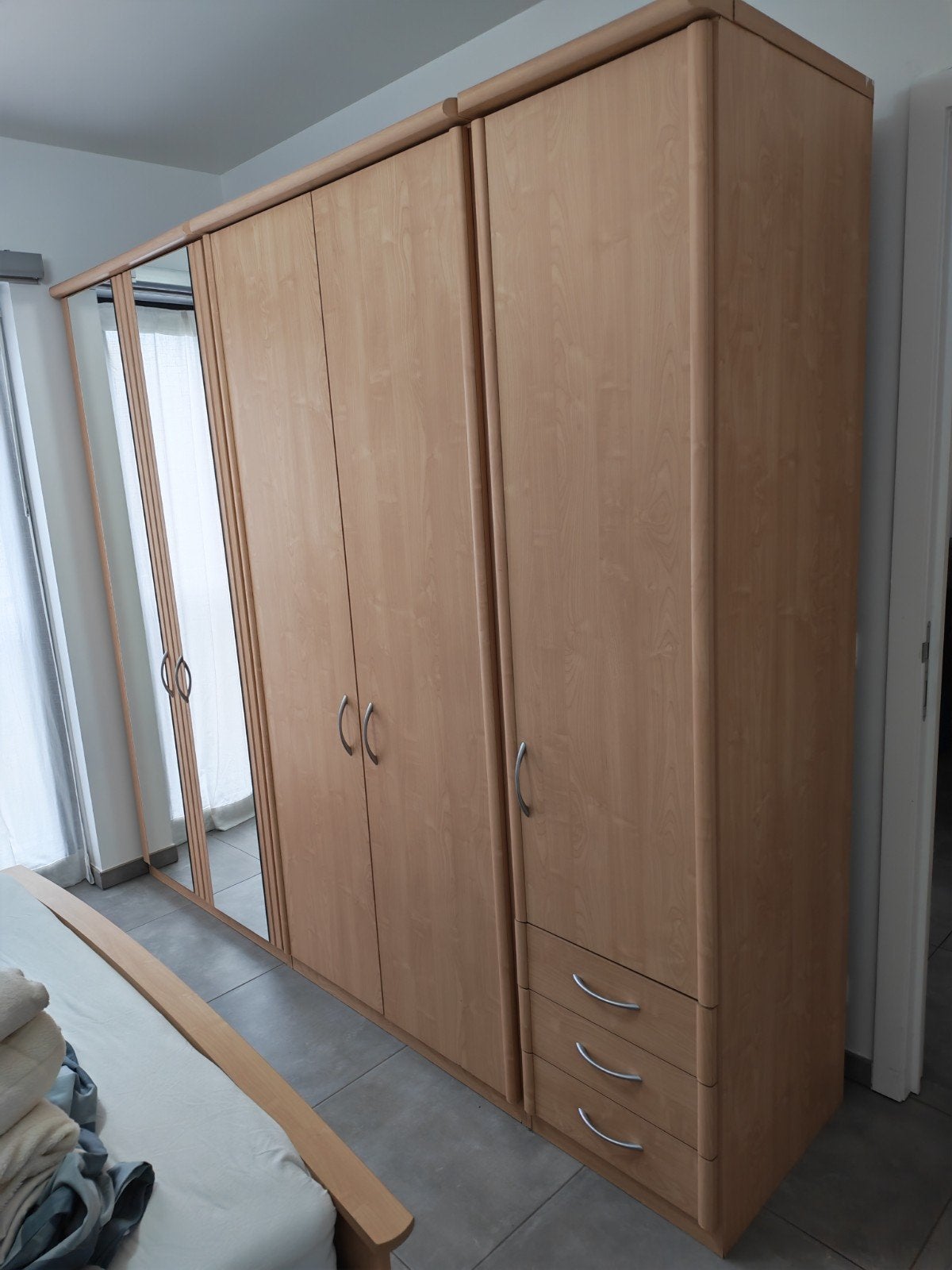Armoires, Comme neuf, 100 à 150 cm, Enlèvement, 200 cm ou plus