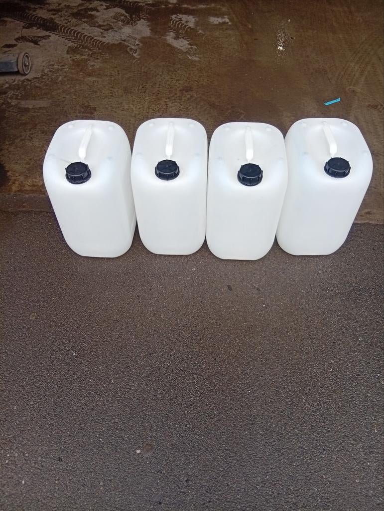 Jericane 20 litre comme neuf, Bricolage & Construction