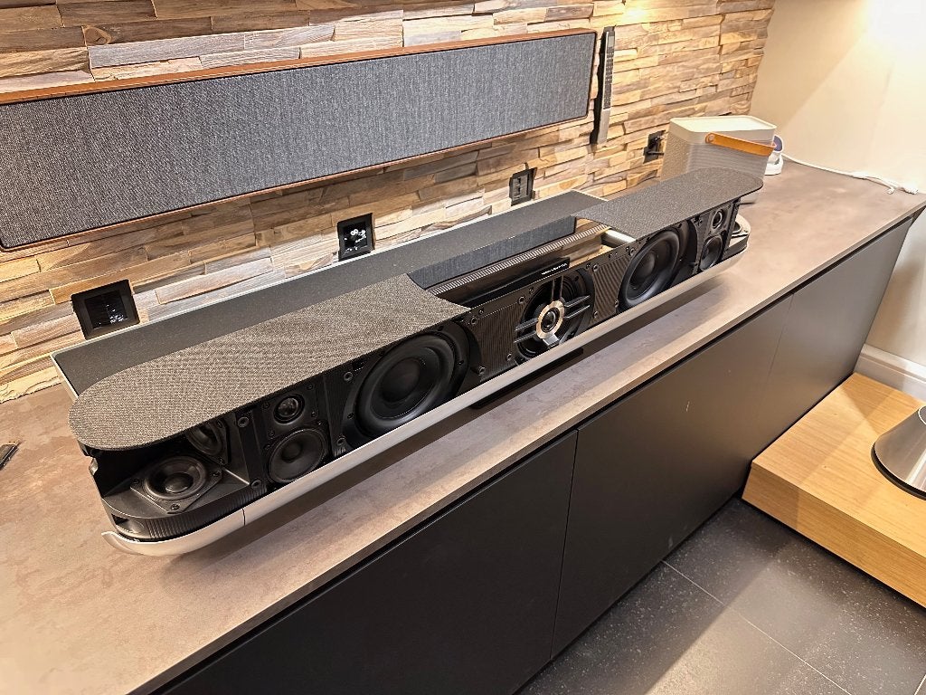Bang & Olufsen Beosound Theatre 55 Alu/stof Dolby Atmos  B&O, Info@bang-olufsen.dk, Comme neuf, Enlèvement, Bluetooth
