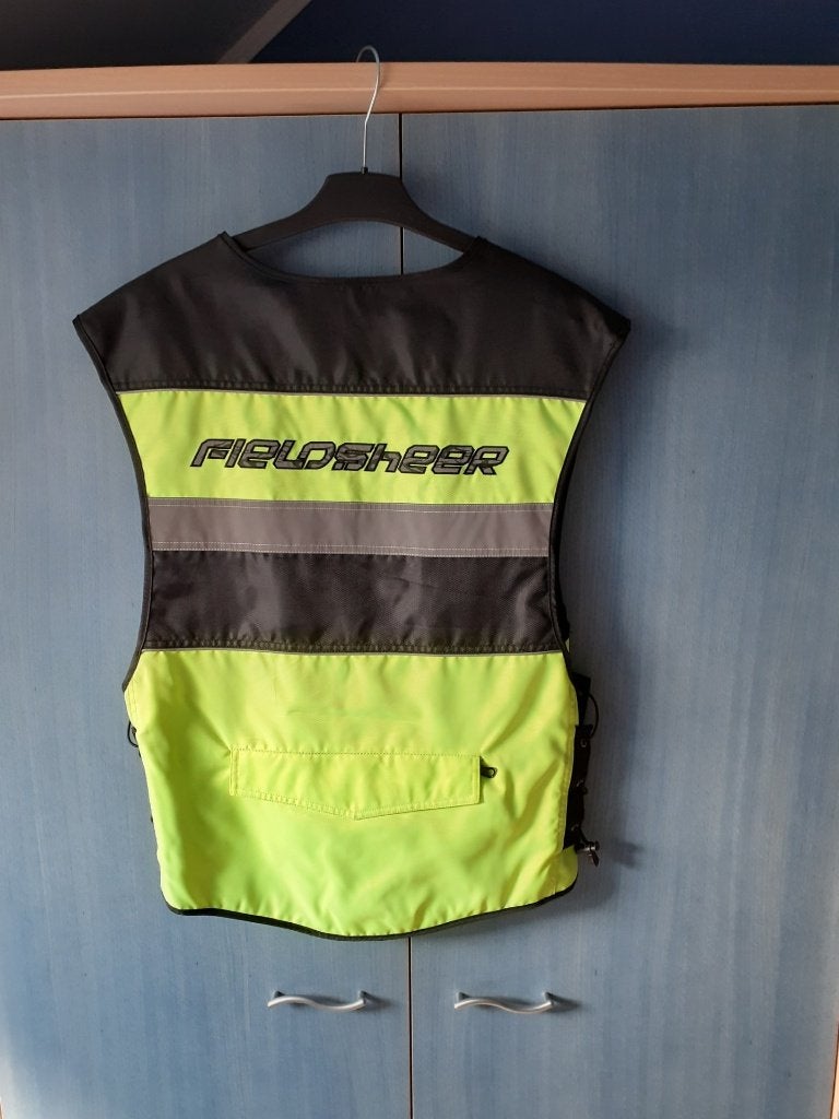 GILET FLUO MOTO, Enlèvement, Femmes