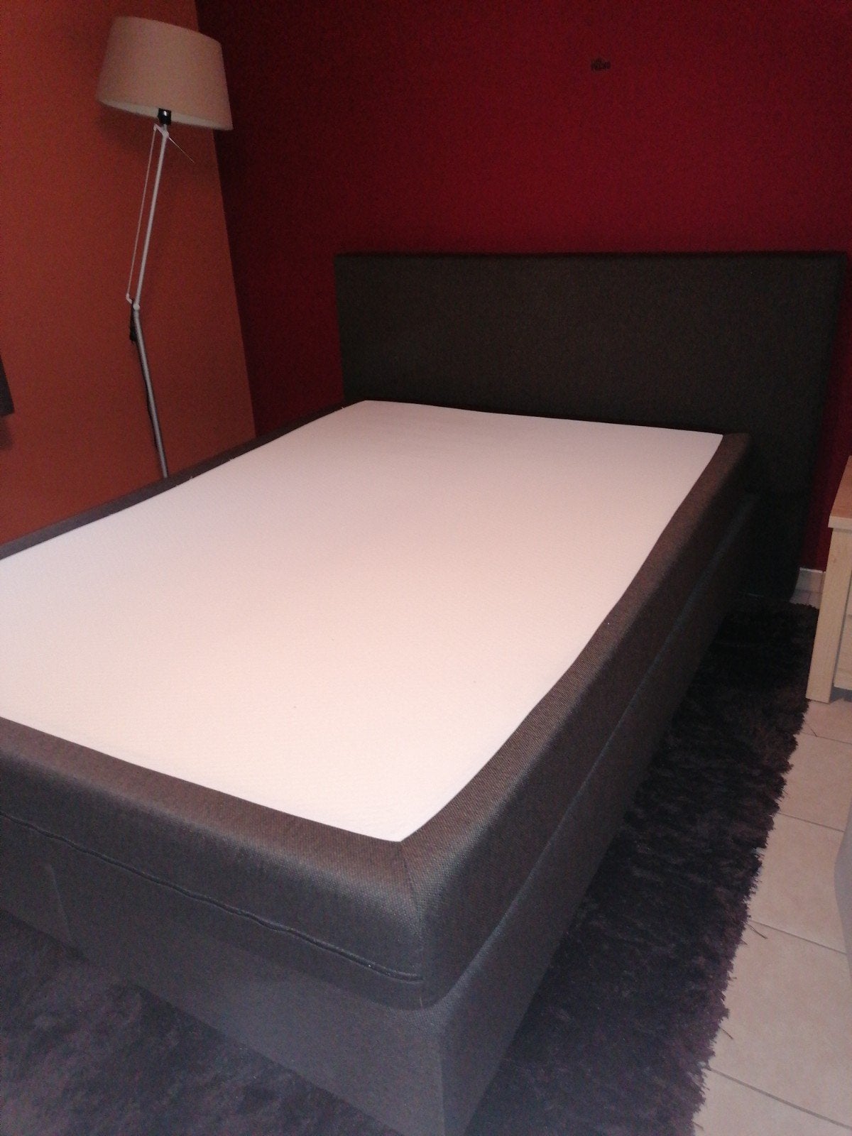 sommier 140 cm de large, tête de lit marron + matelas, 140 cm, Brun, Enlèvement, Utilisé