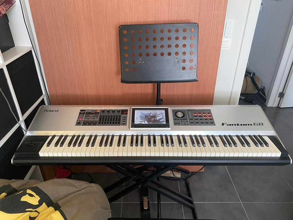 Roland Fantom G8 – professionele workstation met extra RAM, Muziek en Instrumenten, Ophalen, 88 toetsen, Roland, Zo goed als nieuw