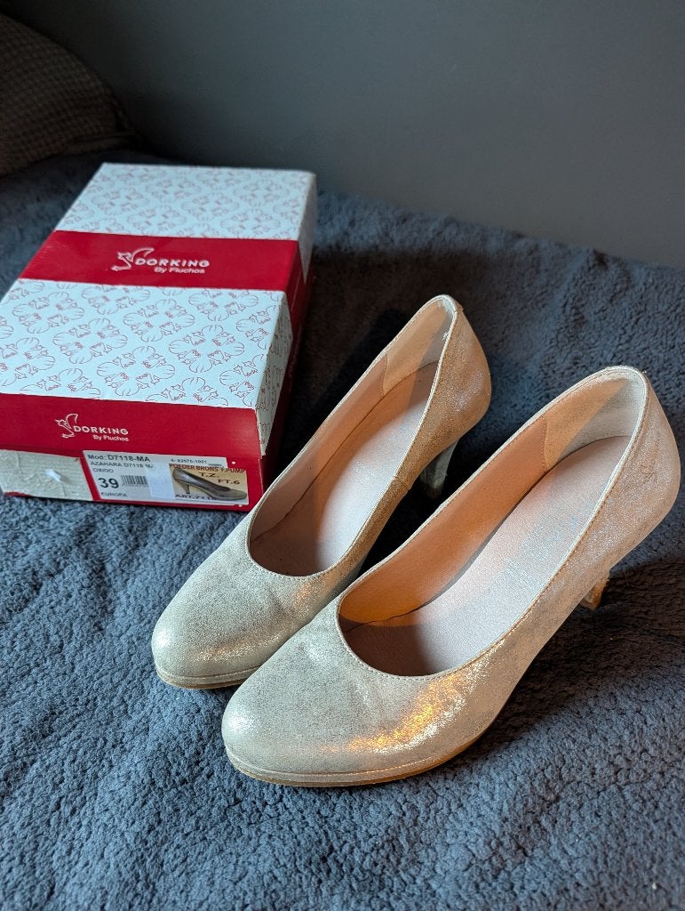 Mooie damesschoen, Kleding | Dames, Schoenen, Ophalen, Pumps, Overige kleuren, Zo goed als nieuw